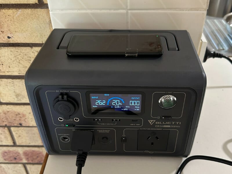 Testing the Bluetti EB3A portable power station/battery with 200w PV panel  